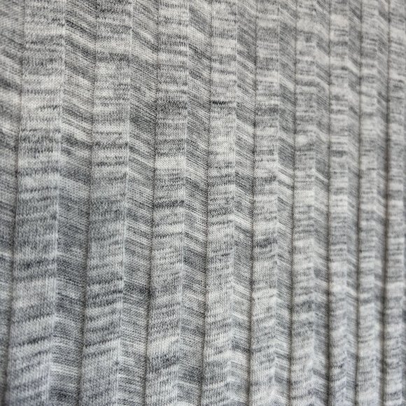 MNG Basics Women's Short Sleeve Sweater in Marled Gray - Size Small - Picture 3 of 4